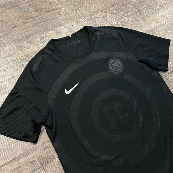 Nike F.C. Soccer Jersey Men’s Large - Picture 2 of 8